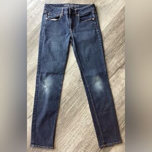 American Eagle Outfitters Skinny Super Stretch Size 6.